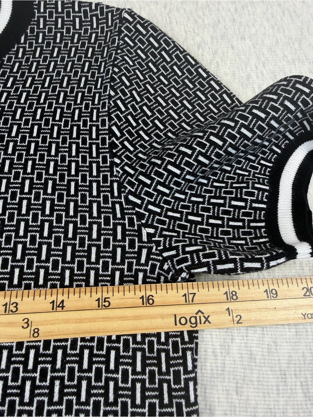 Adrianna Papell Black White Geometric Knit Short Sleeve Sweater Top Size Small - Picture 7 of 8